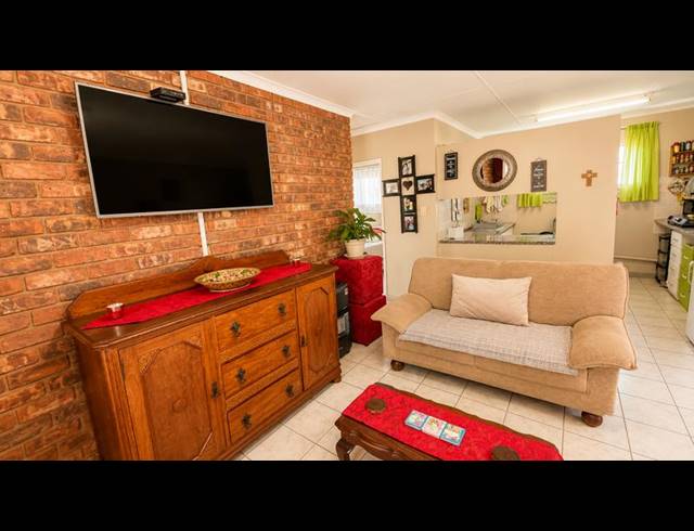 2 BEDROOM TOWNHOUSE FOR SALE IN NAVALSIG